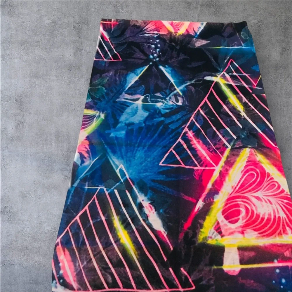 Geometric Print 16 n 1 Neck Gaiter Face Cover Dust Mask Biker Rag